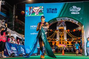 BIB: 4140
                            <button type="button" onclick="openModal(21811757)" class="btn btn-primary btn-sm float-right btn-popup" data-toggle="modal" data-target=".modal-high-quality">
                        <i class="fas fa-shopping-cart"></i> Add to Cart
                    </button>
                                            <button type="button" onclick="isThisMe(21811757, true)" class="btn btn-success btn-sm float-right btn-popup btn-isme hidden" data-toggle="tooltip" data-placement="bottom" title="นี่คือรูปของคุณใช่ไหม คลิกที่นี่เพื่อเอาเข้าอัลบั้ม">
                        <i class="fas fa-plus"></i> Add to album
                    </button>
                    <button type="button" onclick="isThisMe(21811757, false)" class="btn btn-warning btn-sm float-right btn-popup btn-isnotme hidden">
                        <i class="fas fa-ban"></i> Remove from album
                    </button>